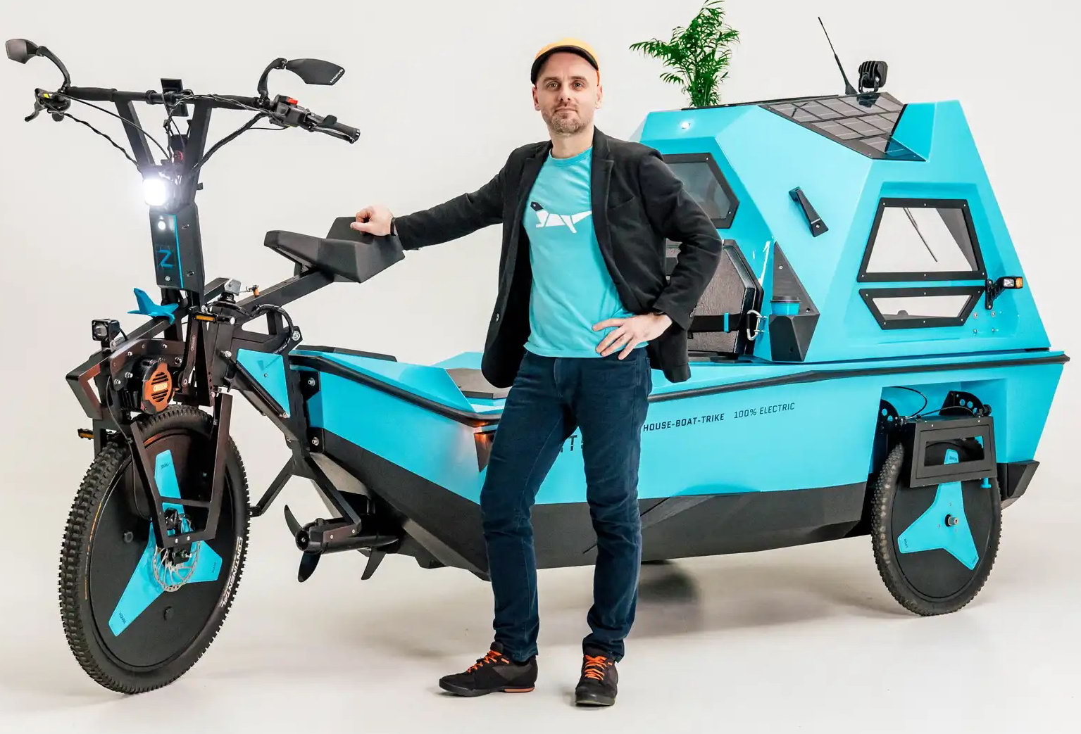 Кемпер и лодка: представлен электрический велосипед-амфибия для активного отдыха